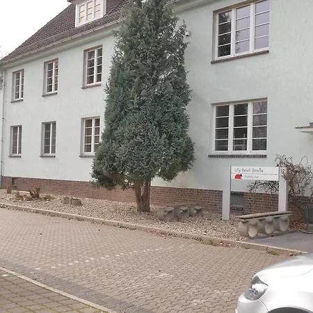 بيت شباب Family *