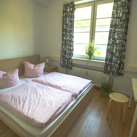 بيت شباب Family *